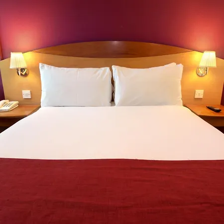 Waterloo Hub Hotel And Suites